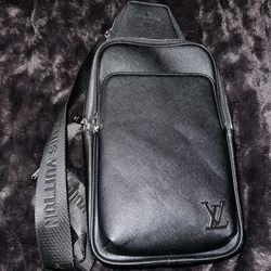 L v Bag (CHECK DESCRIPTION)
