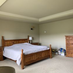 Bedroom Set (King Size Bed & Mattress), 2 Dressers With Mirror, 2 Nightstands)