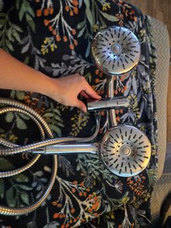 Double shower head