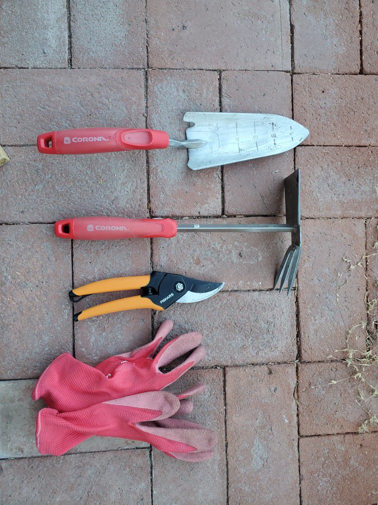 Garden Tools & Gloves