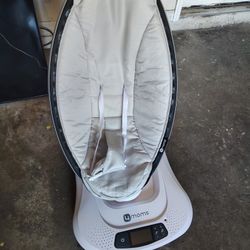 4 Moms Multi Motion Swing 