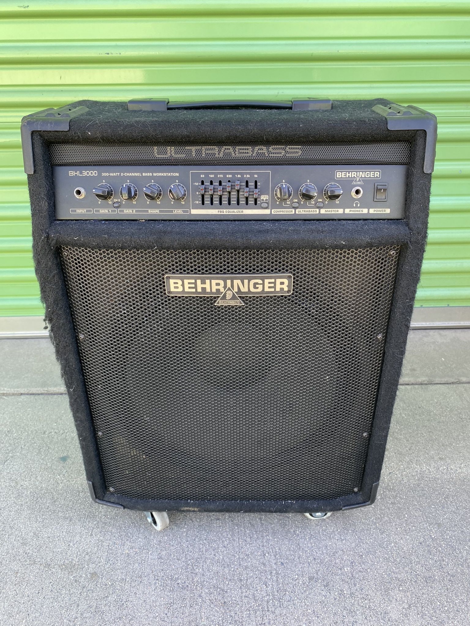 Behringer Speaker