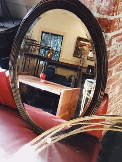 Beautiful Vintage Oval Mirror.