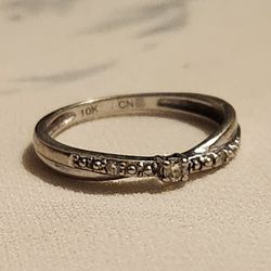 10k Diamond Engagement Ring  sz 4 3/4