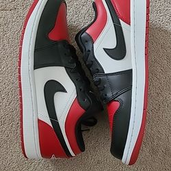 Air Jordan Retro 1 Low " Bred Toe " Size 11.5wmns/10 Men