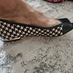Signature Flat Women Shoes, Black And White Use, Size 61/2, Price 40