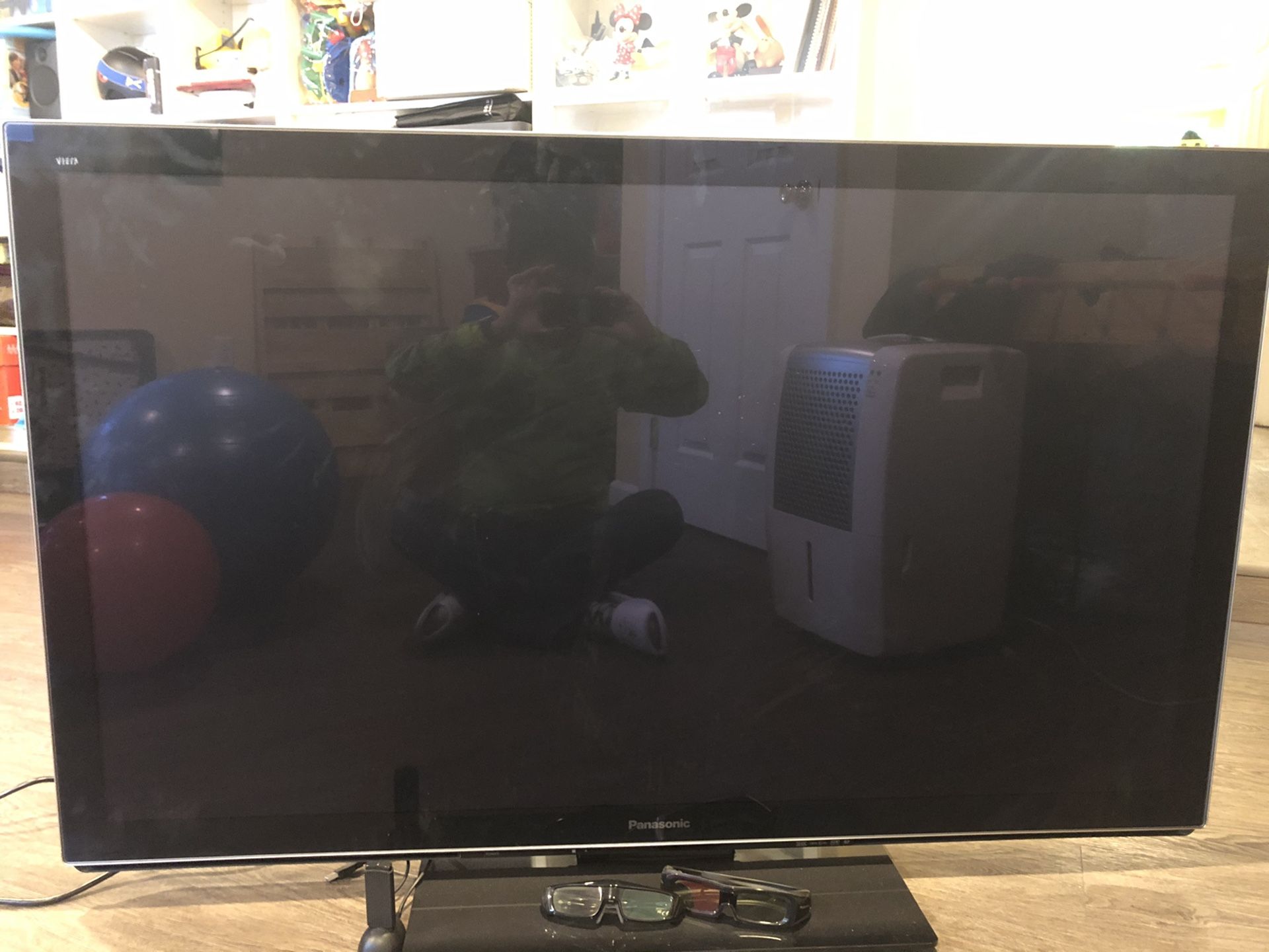 55" Panasonic plasma 3D HDTV with 3D glasses