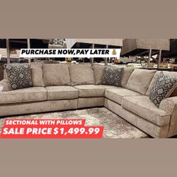 Sectional With Pillows 