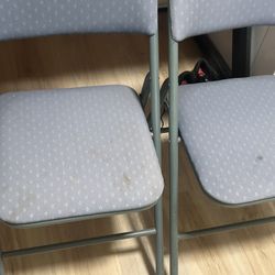 Foldable Chairs 