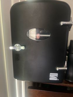 Mini fridge