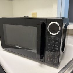 Microwave Kenmore 0.9 Cu. Ft (Perfect Condition)