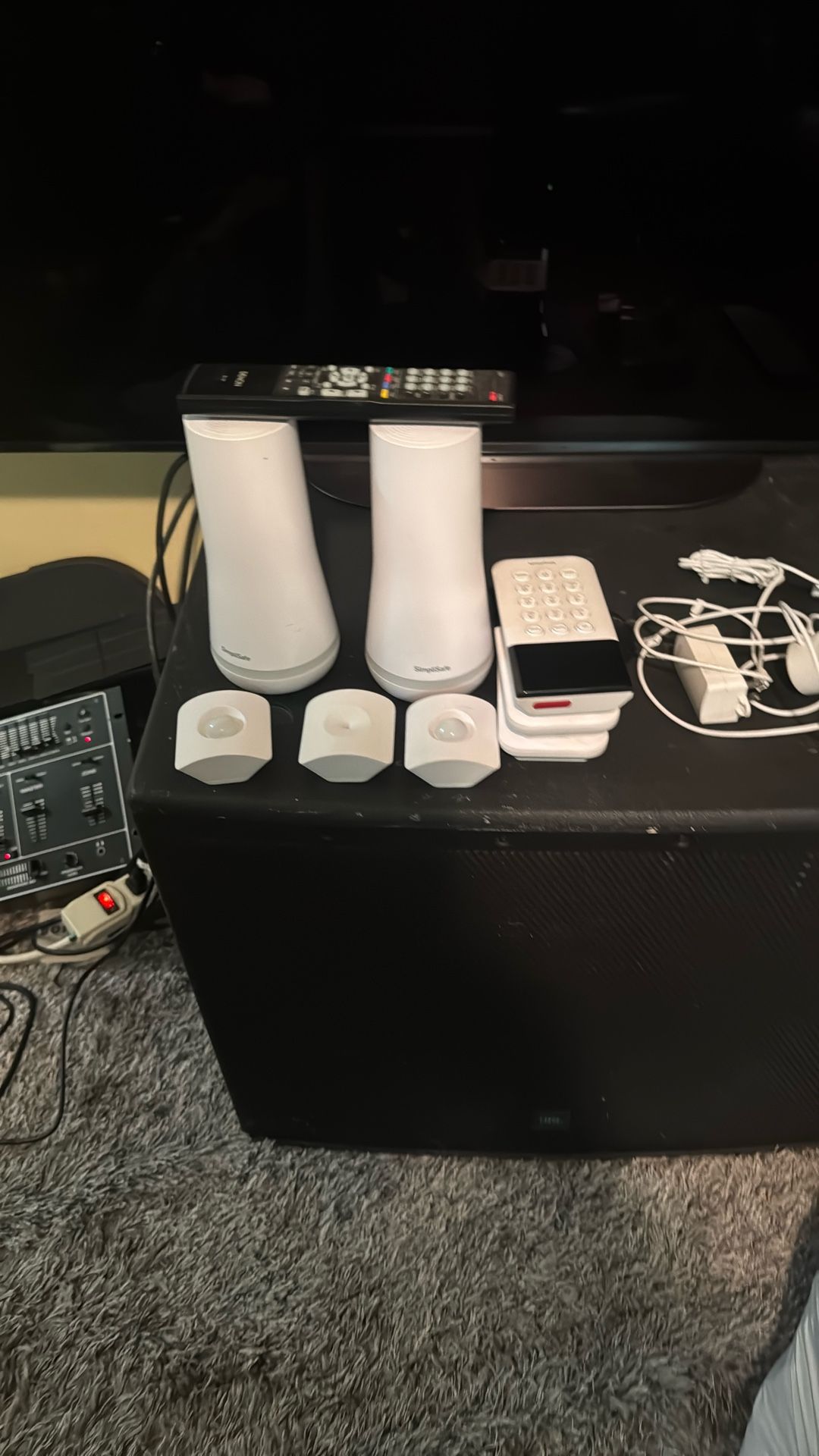 Simple safe Set Of 9 Withe Remote