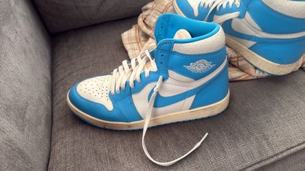 Air Jordan 1 Retro High OG UNC size 12.5