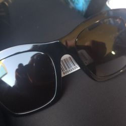 BRAND NEW DG SUNGLASSES 250$