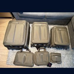 New 6-Piece Green Kluge Luggage Travel Set 