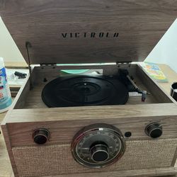 Victoria Vinyl Player 