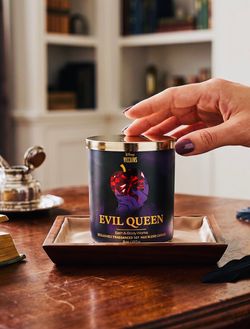 Gorgeous Exclusive!©️Disney VILLAINS BATH & BODY WORKS💜🪞🍎👑EVIL QUEEN👑🍎🪞💜Wickedly Enchanting single wick Candle