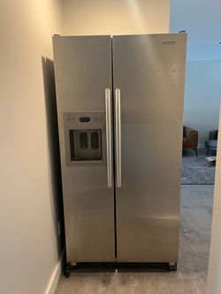 Kitchen aid refrigerator/freezer