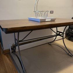 Kitchen Table W/ 4 Metal Chairs 