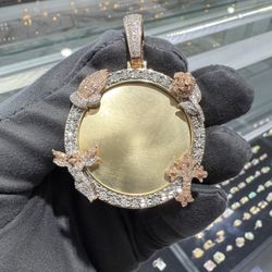 10k Multi Color Gold and Diamonds Round Picture Pendant