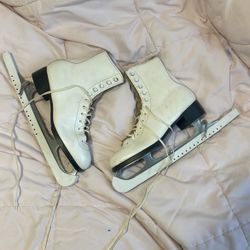 Women’s Lake Placid Ice Skates - Size 8