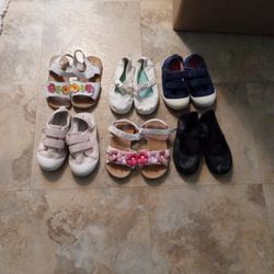 Zapatos De Niña Size 9 Todos Por $40