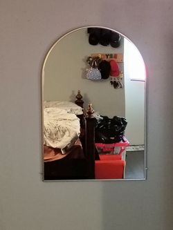 Gold mirror