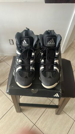Kobe Basketball Shoe Crazy 8