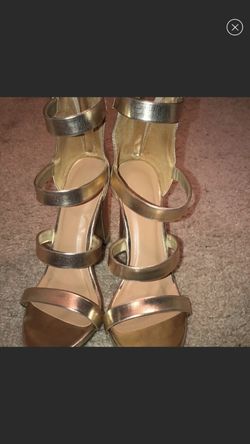 Size 8.5 gold heels