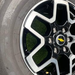 4 CHEVROLET SILVERADO RIMS&TIRES 18” $950
