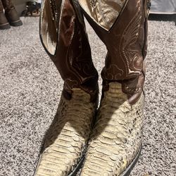 Men Boots With Belts 