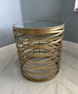 Metal And Mirror Side Table Gold