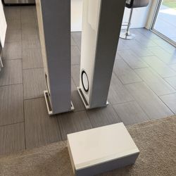 Speakers definitive technology demand d17