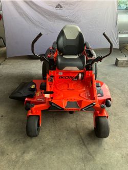 Ariens IKON 52-in 23 HP Kawasaki Carb Compliant Gas Zero Turn Riding