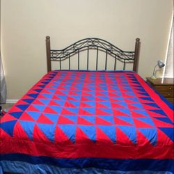 Hardwood Sturdy Bedroom Set. Includes Mattresses