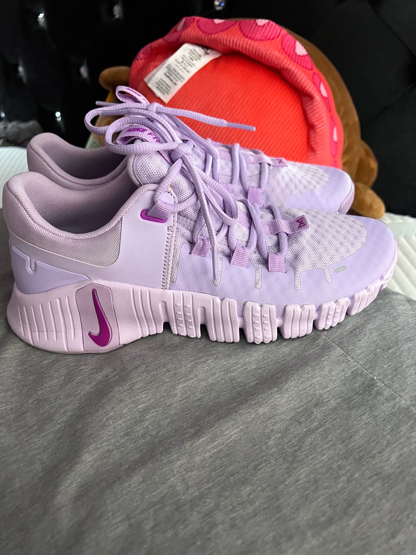 NIKE SIZE 9