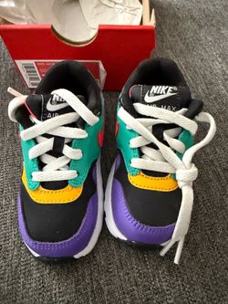 New Toddler Nike shoes 7c