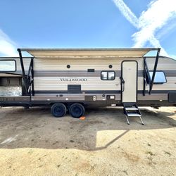 2019 FOREST RIVER 36ft 2 Bedrooms