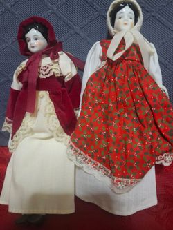 Antique porcelain small dolls
