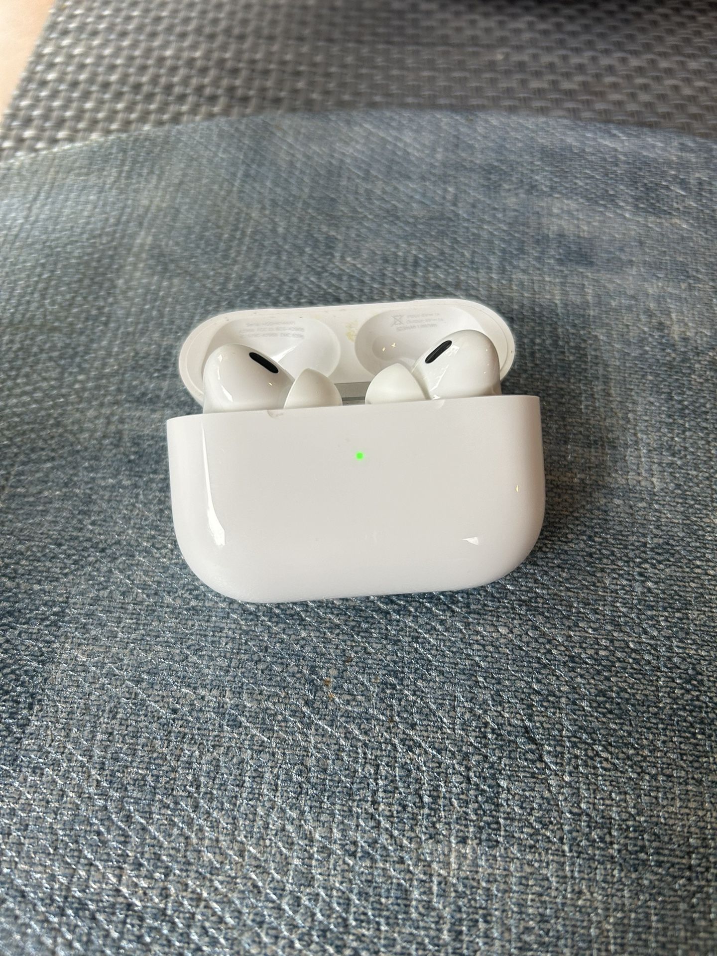 Real Apple AirPods 2 Pro C Cable Port