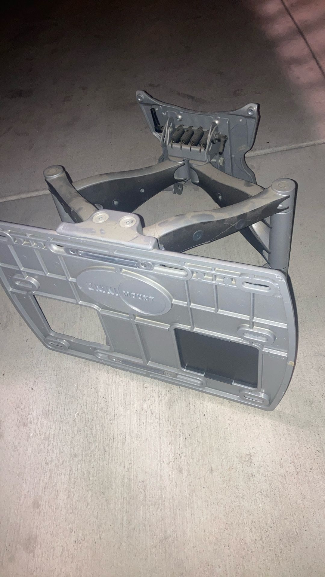 T.V OMNI MOUNT