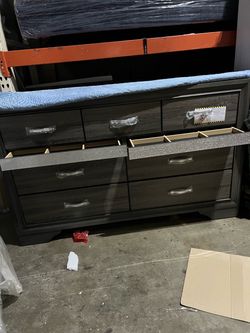 Dresser grey