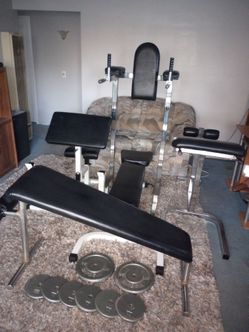 Gym benches great shape like new..