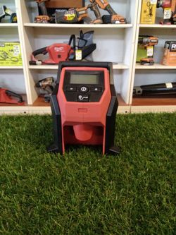 Milwaukee Compact Inflator