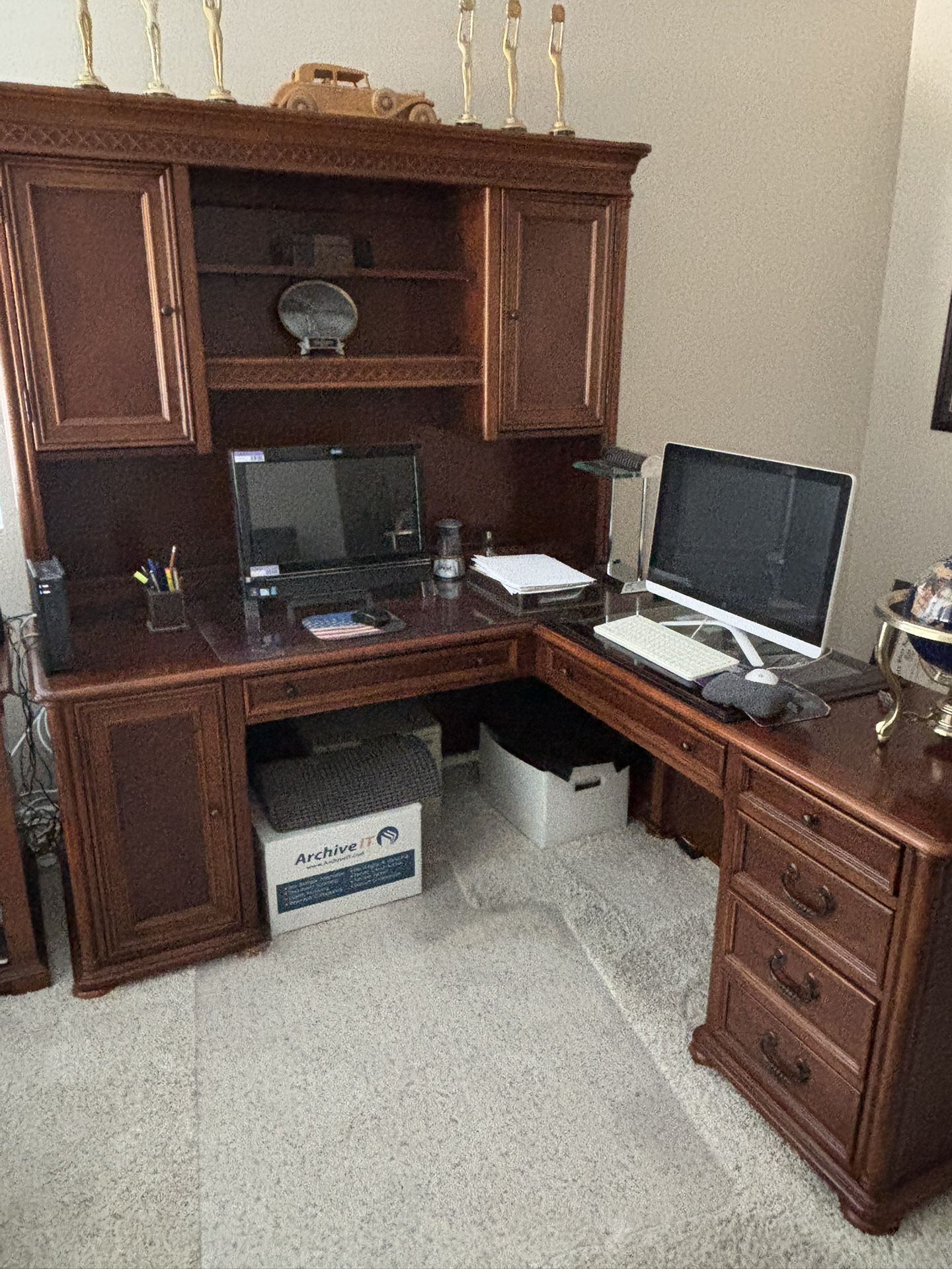 Wellington executive desk and hutch by Shenandoah