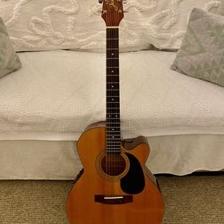 Takamine Jasmine ES-44C Acoustic/Electric Guitar