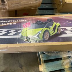 LAMBORGHINI ELECTRIC TOY CAR