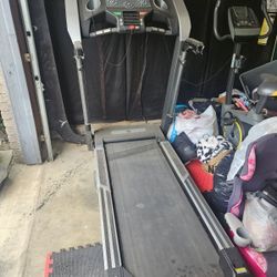 Older Heavy Treadmill 