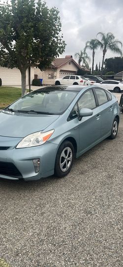 2012 toyota prius hybrid