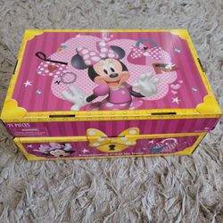 Minnie Mouse Dreas Up Trunk